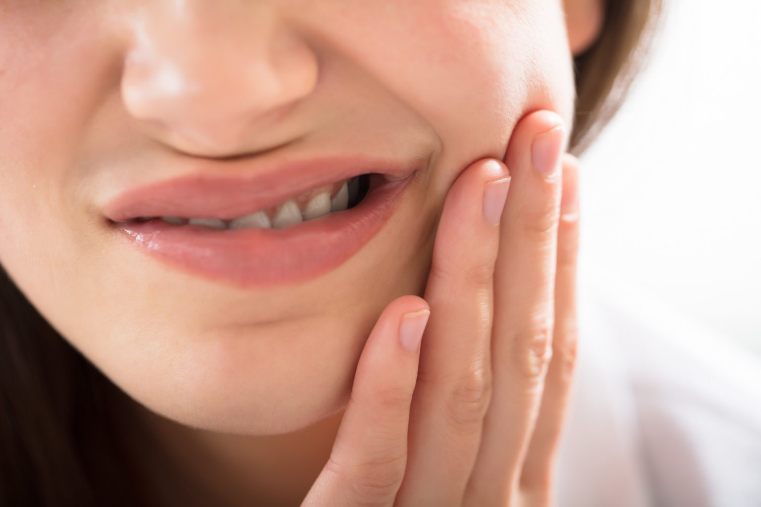 Can Bad Teeth Make Your Throat Hurt